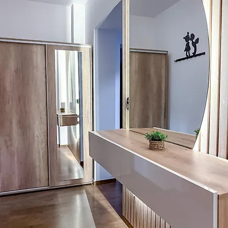 & Spacious 3br 3ba Family شقة بوخارست