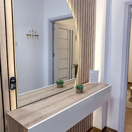 & Spacious 3br 3ba Family * بوخارست