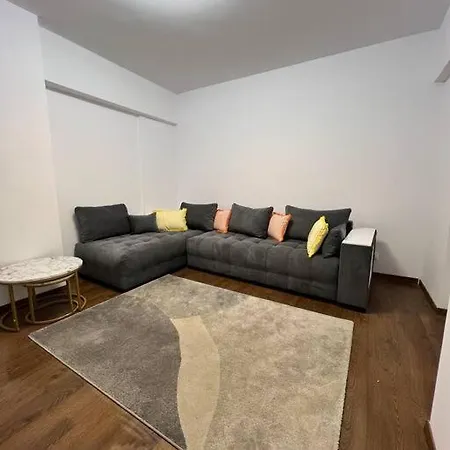 Apartment & Spacious 3br 3ba Family Bucharest