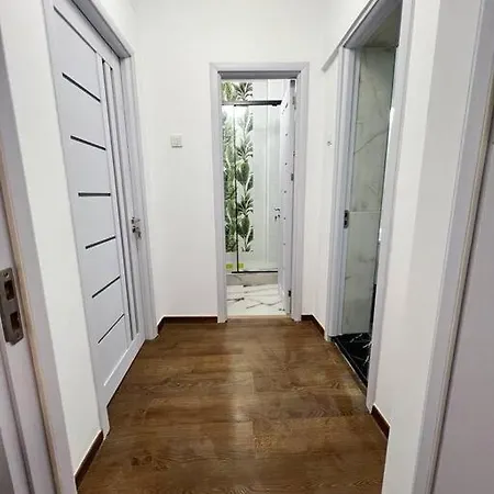 & Spacious 3br 3ba Family Bucharest