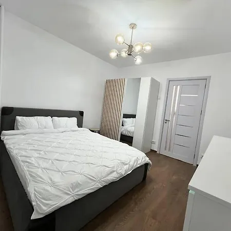 Apartment & Spacious 3br 3ba Family *