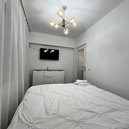 & Spacious 3br 3ba Family Apartment