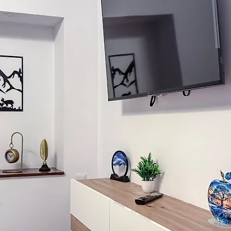 & Spacious 3br 3ba Family Apartment