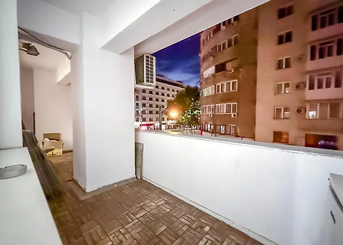 Апартаменты & Spacious 3br 3ba Family Бухарест