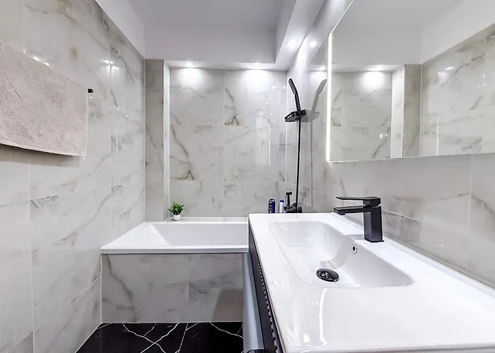 Апартаменты & Spacious 3br 3ba Family *